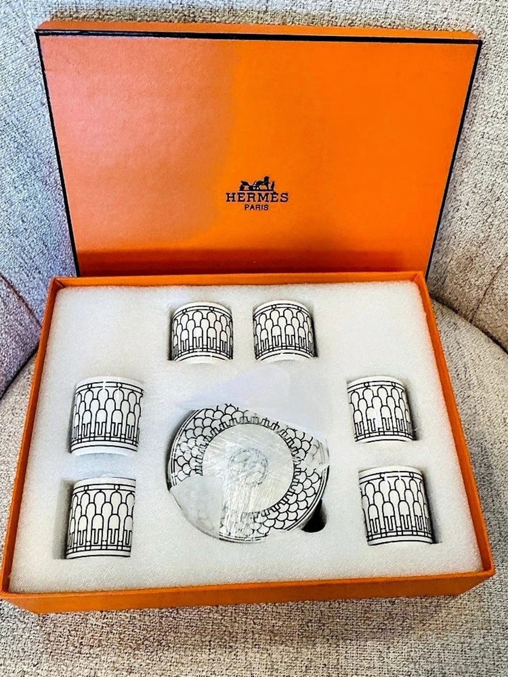 Hermès H Deco Espresso Mug Set Black & White Dinnerware Set